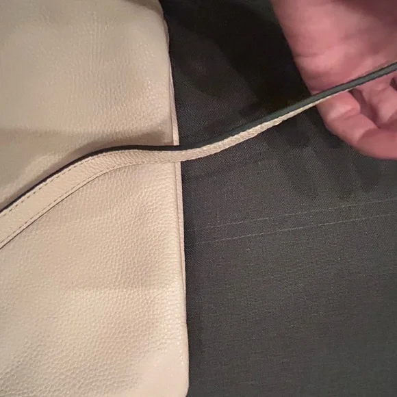 Vince Camuto Cream Crossbody Bag with Sleek Design - Picture 11 of 13